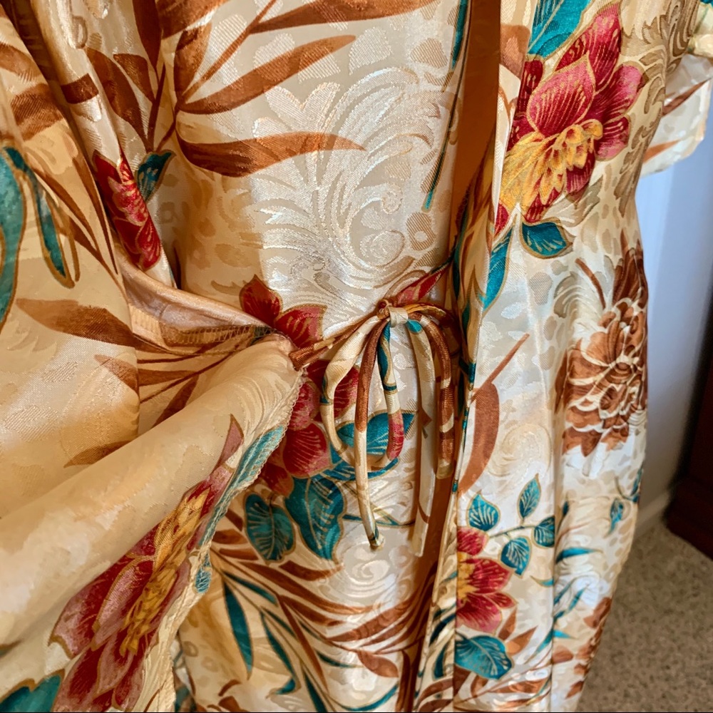 Vintage silky nightie and robe matching set - Picture 4 of 8
